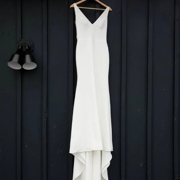 Wedding Dress: Sarah Seven Belmont Gown - Size 4 - Picture 2 of 6